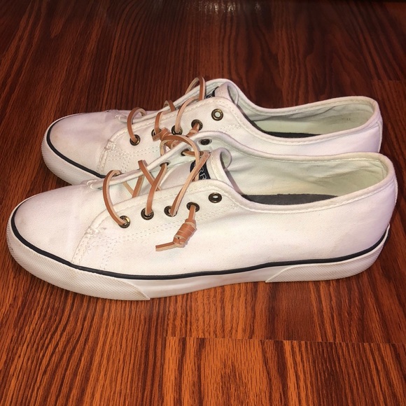 Sherry Lace Up - Picture 2 of 5